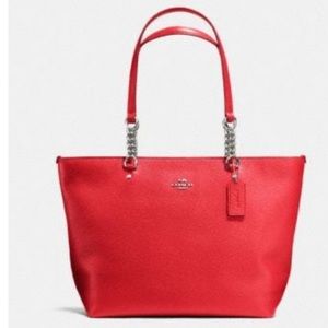 SOPHIA TOTE IN PEBBLE
LEATHER